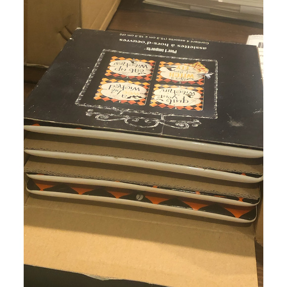 Vintage Pier One Halloween Appetizer Dessert Plates Set‎ Of 4 New in Box Witches - Picture 13 of 16